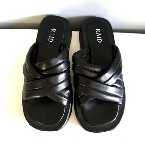 Raid Chunky Sandals Slides Black Platform Size 8 (39) EUC